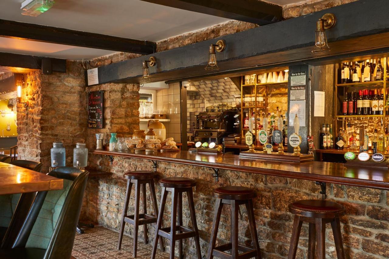 The Swan Inn Winscombe Exterior foto